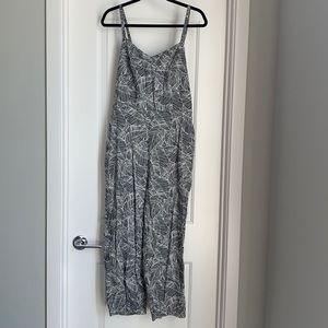 Old navy jumpsuit all over print